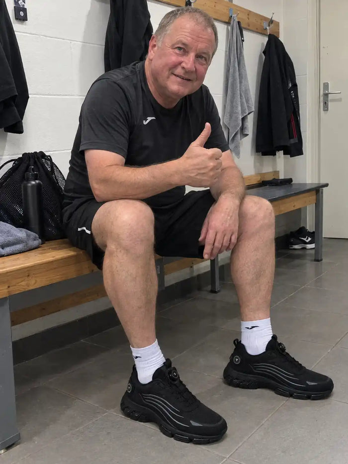 Client avec sa paire de chaussures